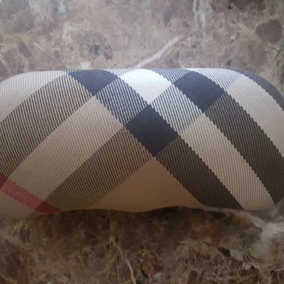 EUC: BURBERRY SUN GLASSES - Picture 1 of 2